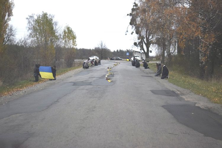 Навколішки зі слізьми