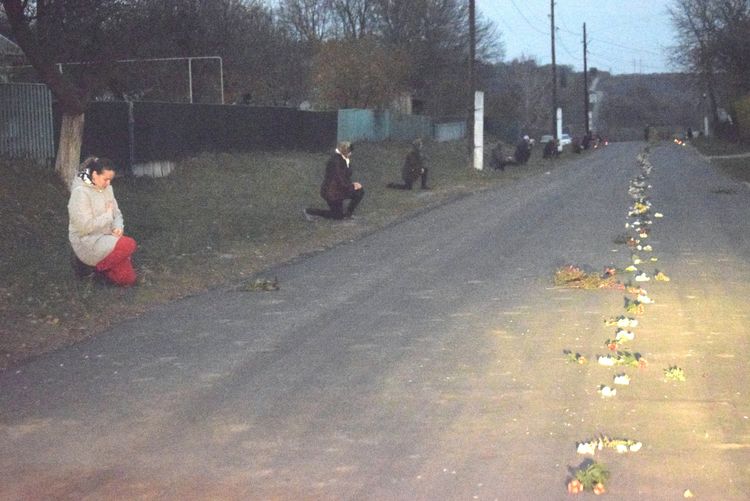 Навколішки зі слізьми