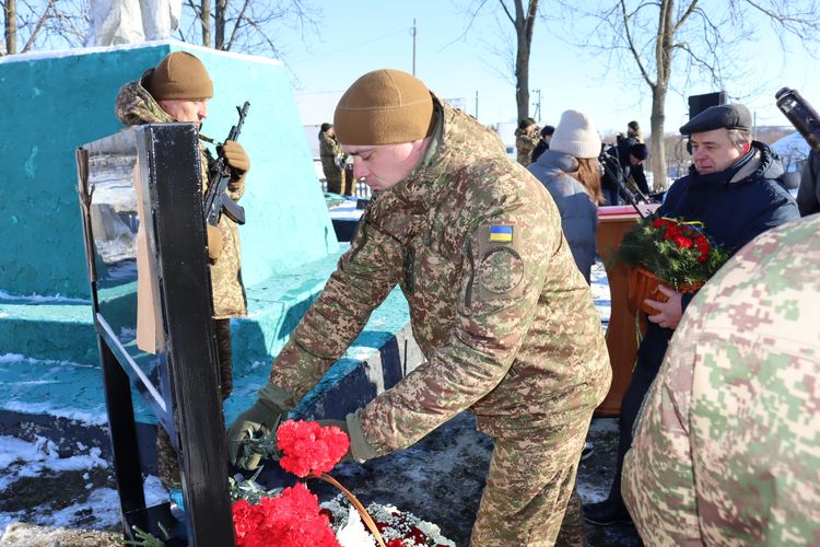 Холодний смуток душу охопив