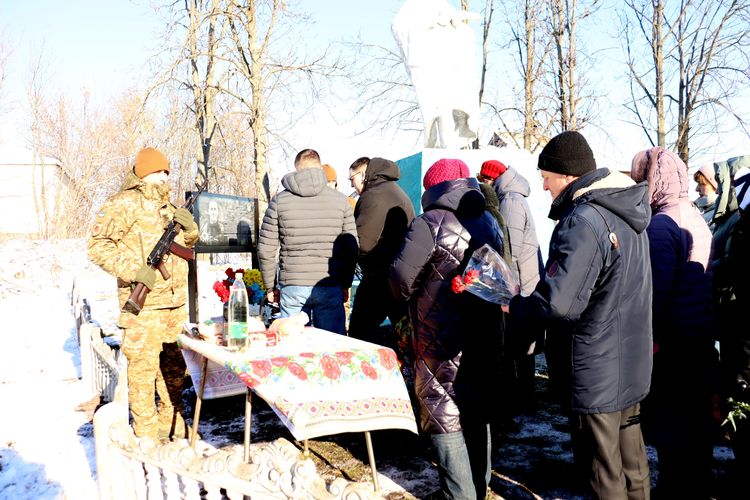 Холодний смуток душу охопив