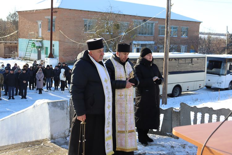 Холодний смуток душу охопив
