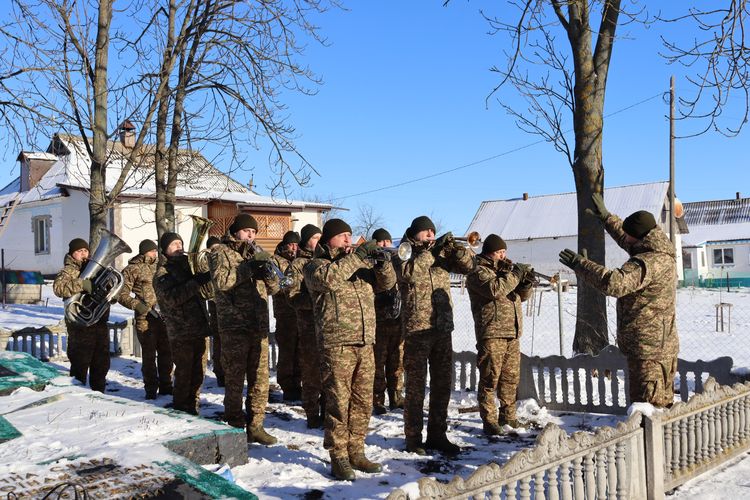 Холодний смуток душу охопив