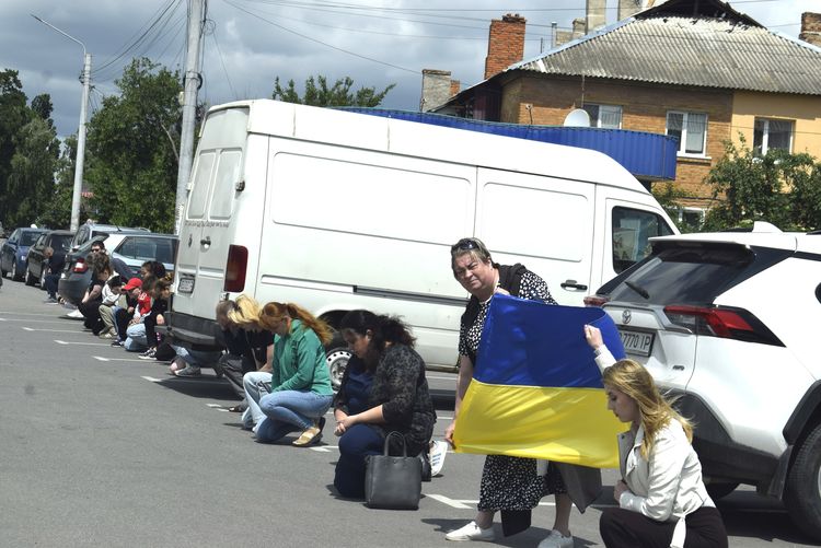 Зустріли Героя На щиті