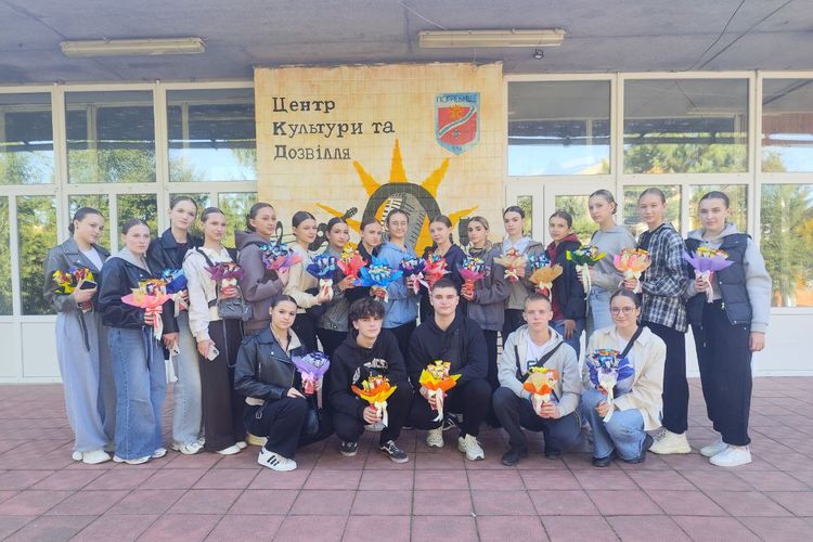 Пліч-о-пліч