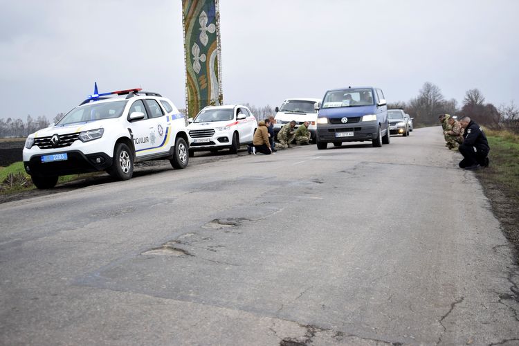 Додому вернувся він з бою