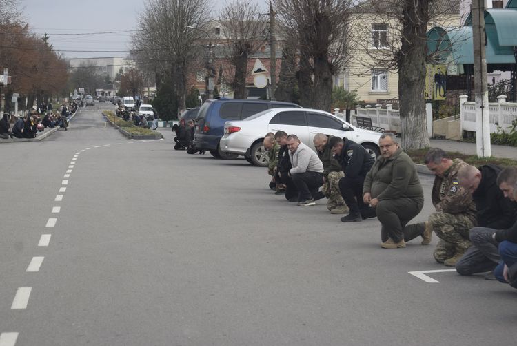 Додому вернувся він з бою