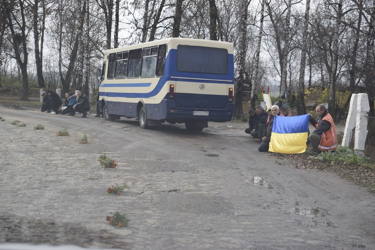 Додому вернувся він з бою