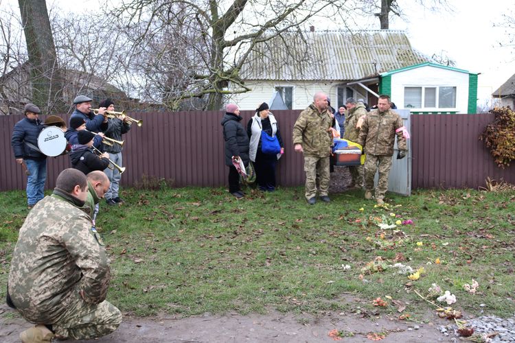 Попрощалась з Героєм