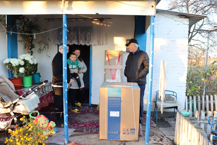 Міський голова відвідав багатодітну родину