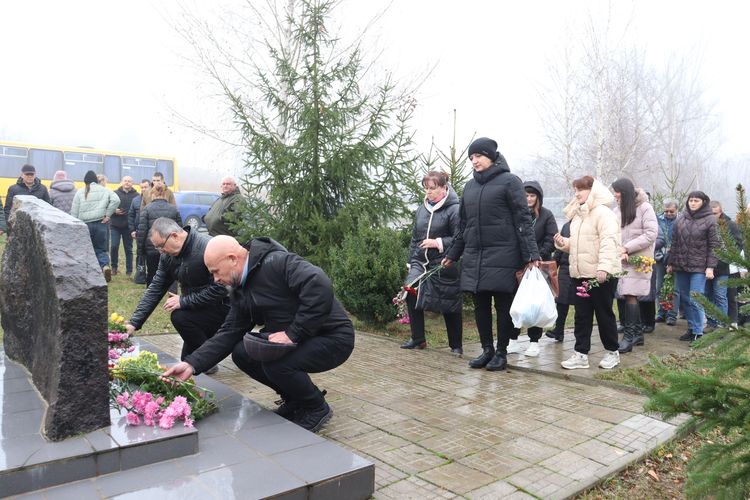 Вшанували пам'ять жертв голодоморів