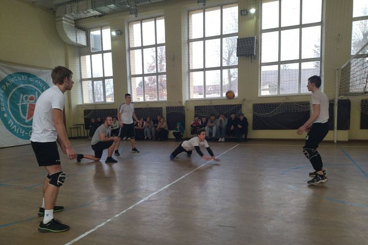 Пліч-о-пліч