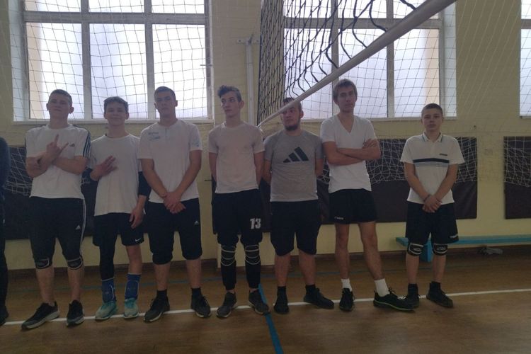 Пліч-о-пліч