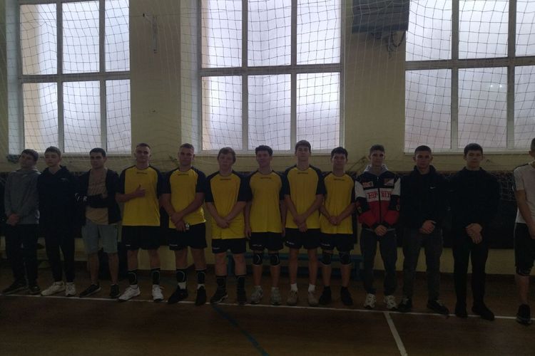 Пліч-о-пліч