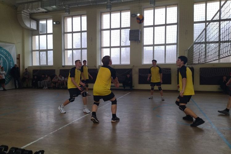 Пліч-о-пліч