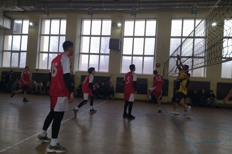 Пліч-о-пліч