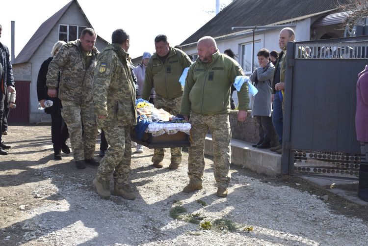 Захисника Сергія Лабу поховали