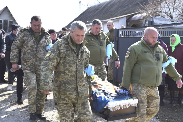 Захисника Сергія Лабу поховали