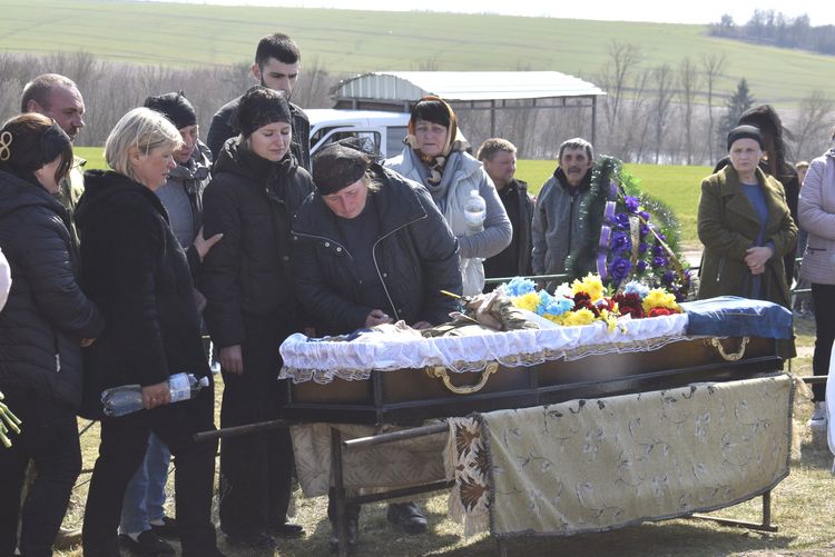 Захисника Сергія Лабу поховали