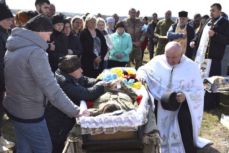 Захисника Сергія Лабу поховали