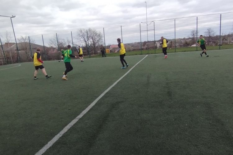 Пліч-о-пліч