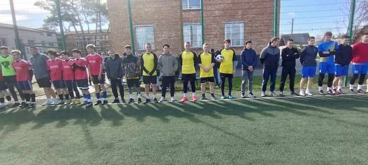 Пліч-о-пліч