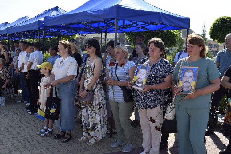 Чекаємо. Віримо. Боремося
