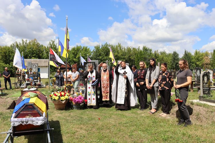 Провели в останню дорогу молодого Героя