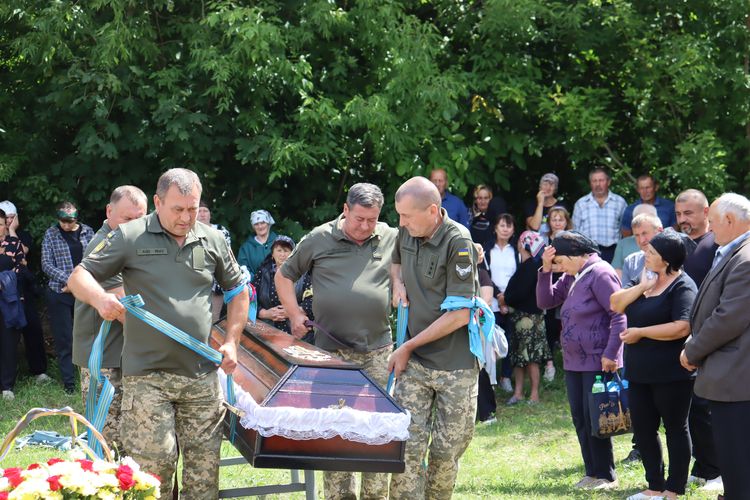 Провели в останню дорогу молодого Героя