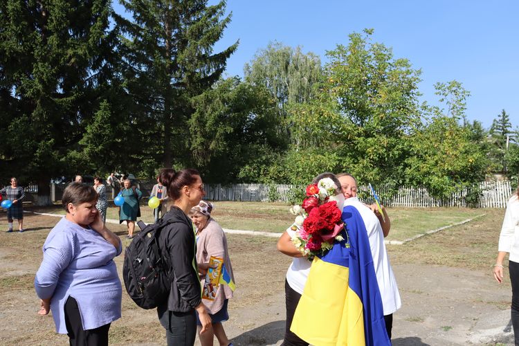 повернувся з полону
