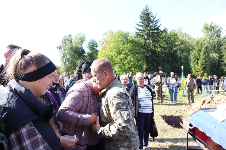 Погребищенська громада попрощалася