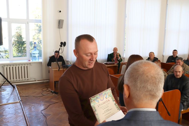 Низько вклоняємося захисникам та захисницям