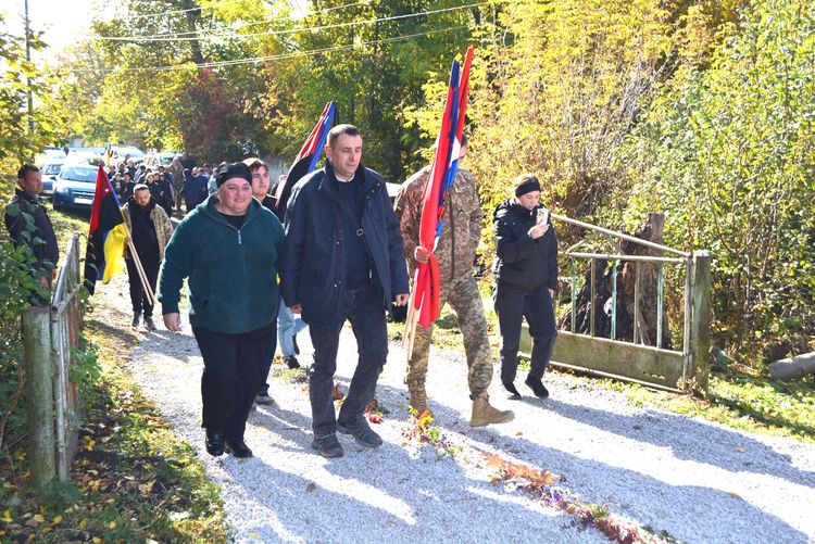 Родино, не плач, не болить вже нічого