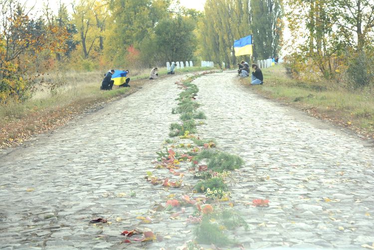 Родино, не плач, не болить вже нічого