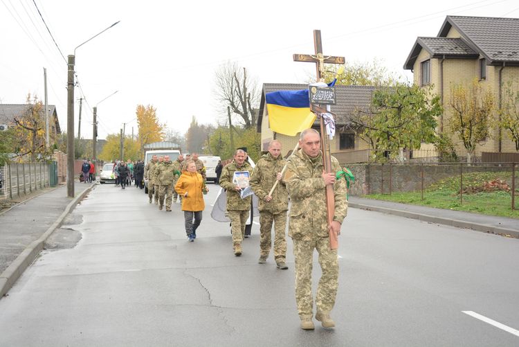 Провели в останню земну дорогу
